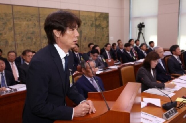 홍명보 감독 마지막 봉사 연봉 웬 20억? 해줘 축구할건데