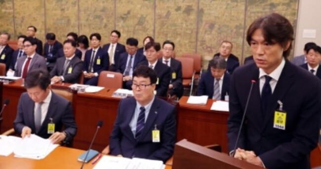 홍명보 감독 마지막 봉사 연봉 웬 20억? 해줘 축구할건데