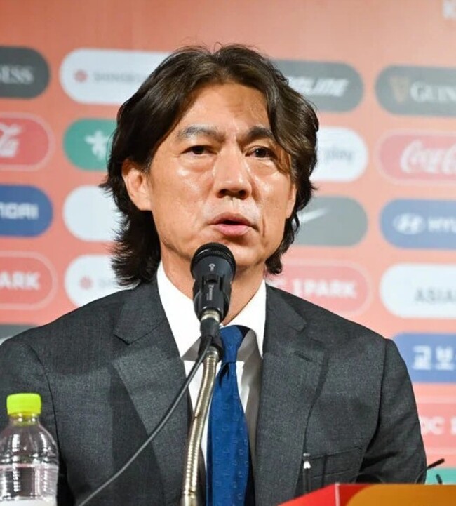 홍명보 감독 마지막 봉사 연봉 웬 20억? 해줘 축구할건데