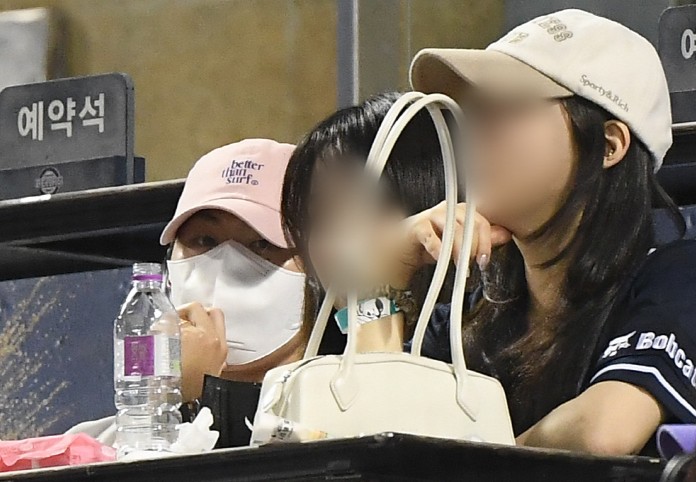 축구 스타 이강인과 두산가 재벌 5세 박상효의 데이트 소식