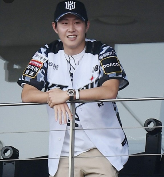 축구 스타 이강인과 두산가 재벌 5세 박상효의 데이트 소식