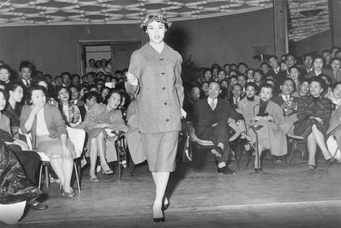 패션디자이너 노라노의 1956년 한국 첫 패션쇼